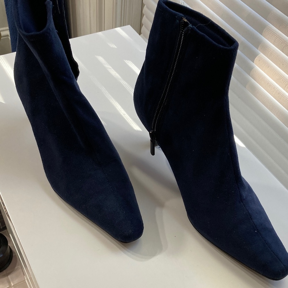 Vintage Impo Elegant Navy Faux Suede Ankle Boots